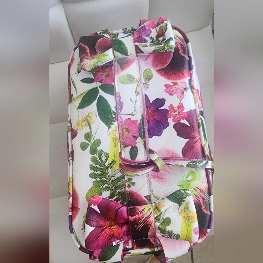 Betsey Johnson Floral‎ Women's Bag - Picture 3 of 9